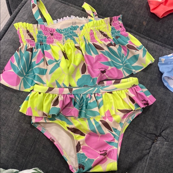 Vibrant Kids' Swimsuit Trio - Picture 2 of 4